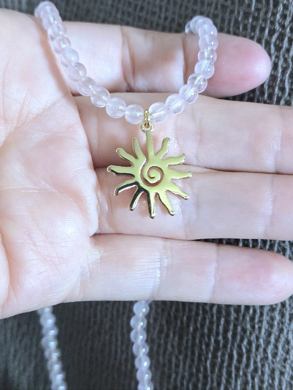 Luna🌙 Norte Rose🌹 Quartz Necklace with Stationary Gold💛 Sun☀️ Pendant - NIB - Picture 4 of 16